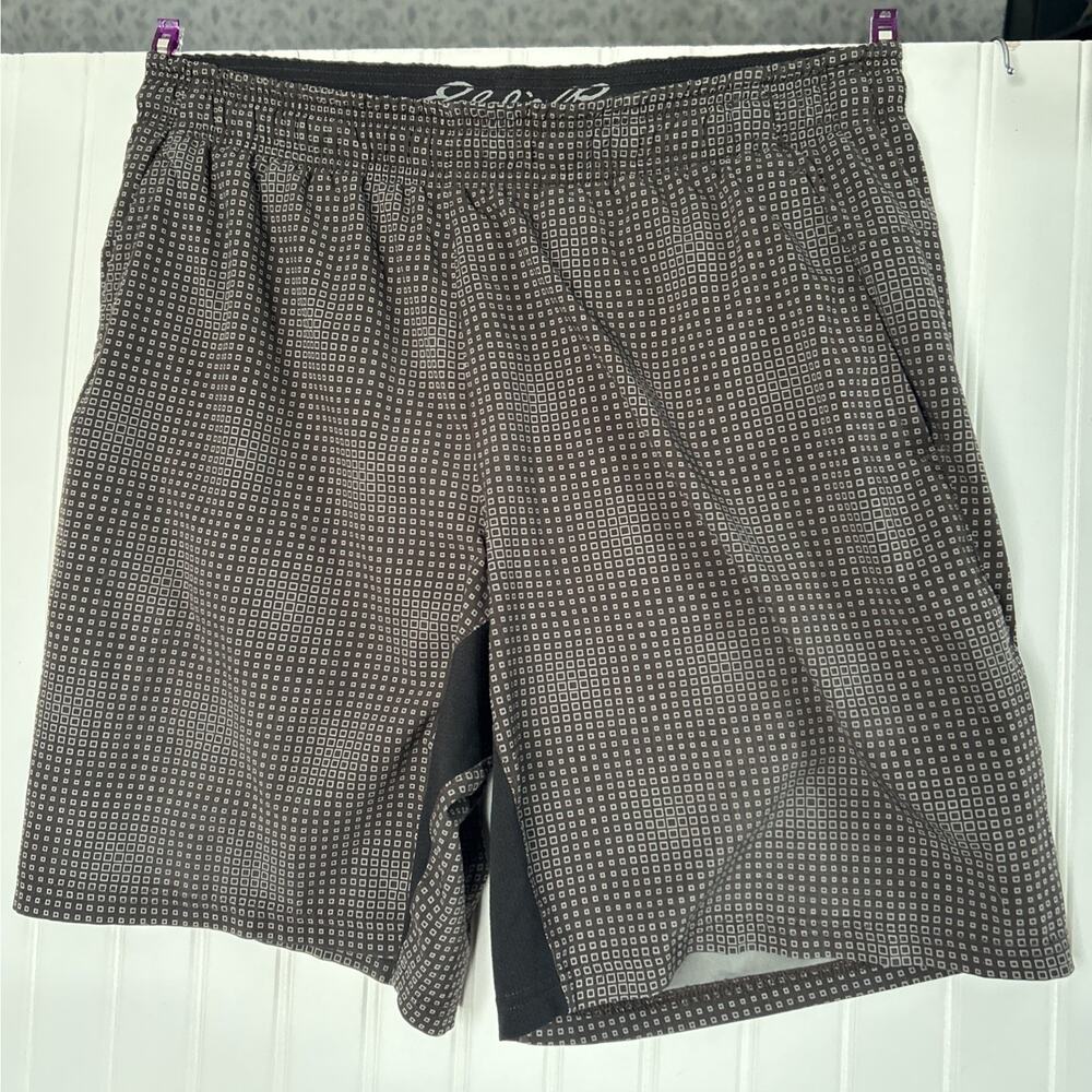 Eddie Bauer Shorts Mens Large Built in linear quick dry Flexion gym outdoor run